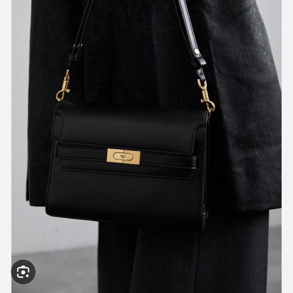 Tory Burch Handbags - Tory Burch
Lee Radziwill Leather Shoulder Bag